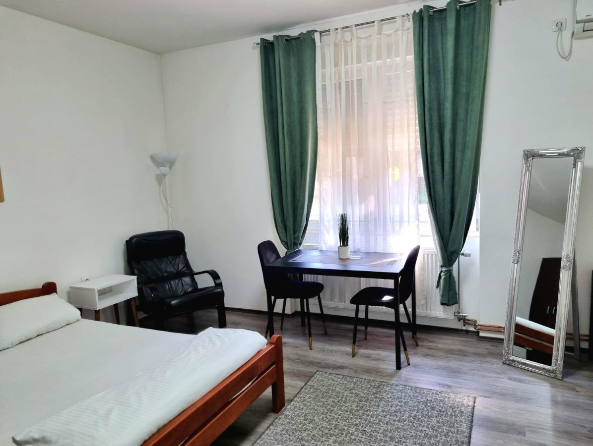 Rooms Villa Luigi Pančevo Εξωτερικό φωτογραφία